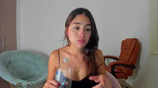 AriaMontgomery online show from 16, 2, 2025