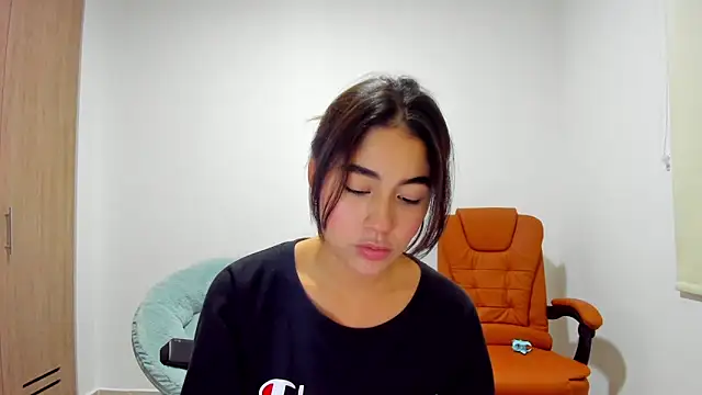 AriaMontgomery online show from 24, 2, 2025