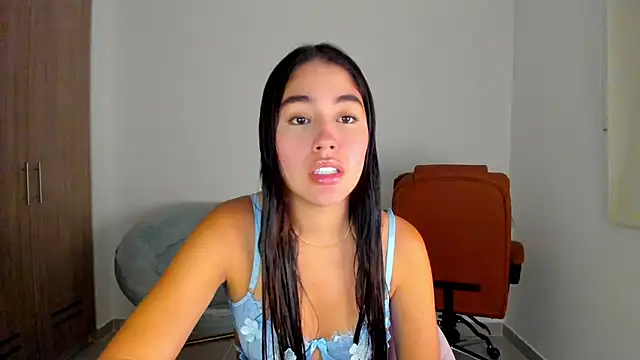 AriaMontgomery online show from 3, 3, 2025