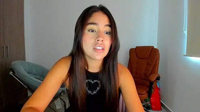 AriaMontgomery online show from 6, 3, 2025