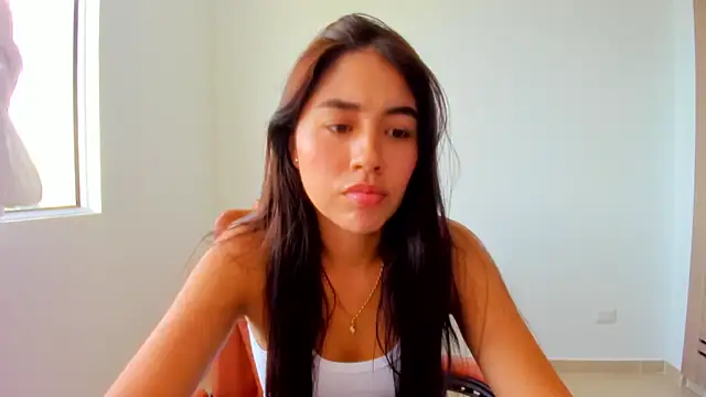AriaMontgomery online show from 4, 6, 2026