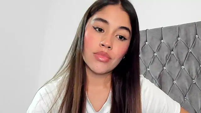 AriaMontgomery online show from 28, 1, 2025