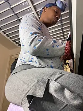 Snapshot of MsSapPhire500 chatting on 12, 10, 2025 MsSapPhire500 online show from 12, 10, 2025