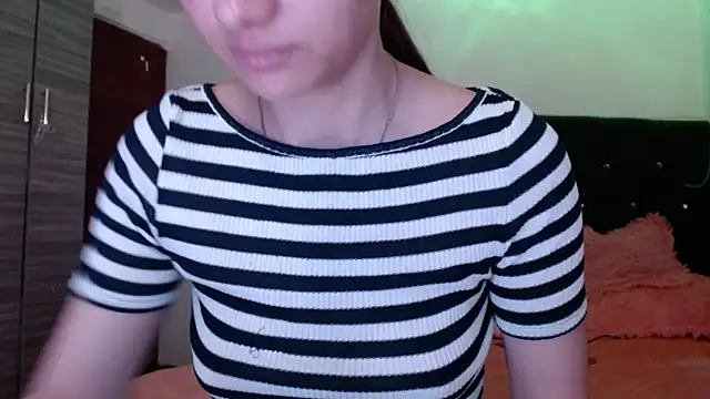 Snapshot of holy_juli chatting on 16, 7, 2026 holy juli online show from 16, 7, 2026