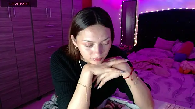 holy juli online show from 29, 9, 2025