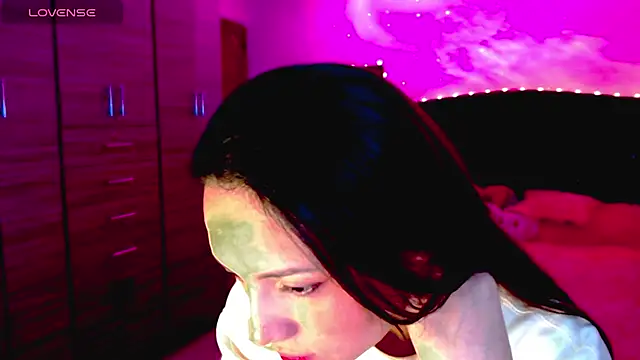 holy juli online show from 21, 11, 2025