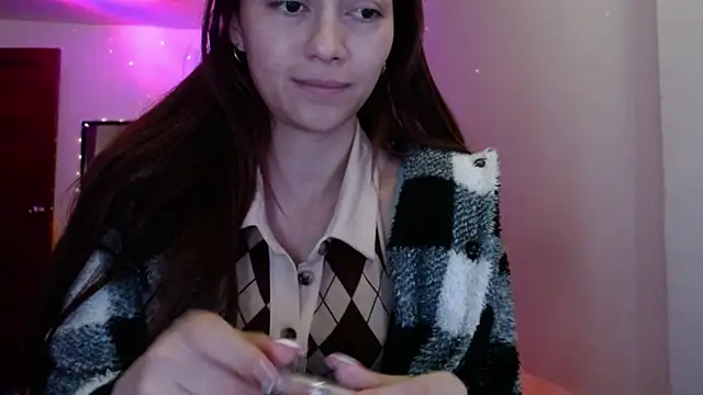 holy juli online show from 4, 5, 2026