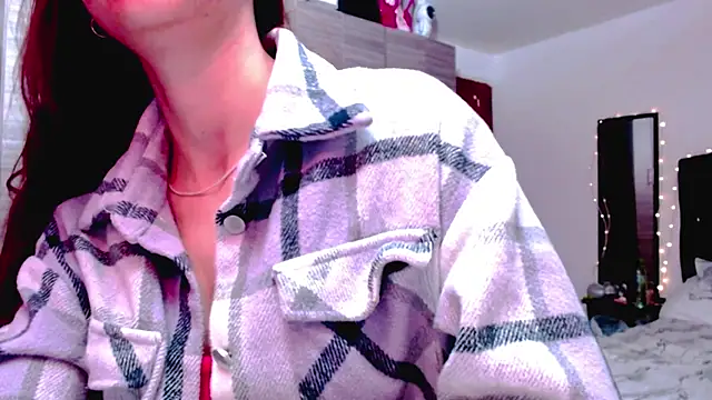 Snapshot of holy_juli chatting on 3, 2, 2026 holy juli online show from 3, 2, 2026