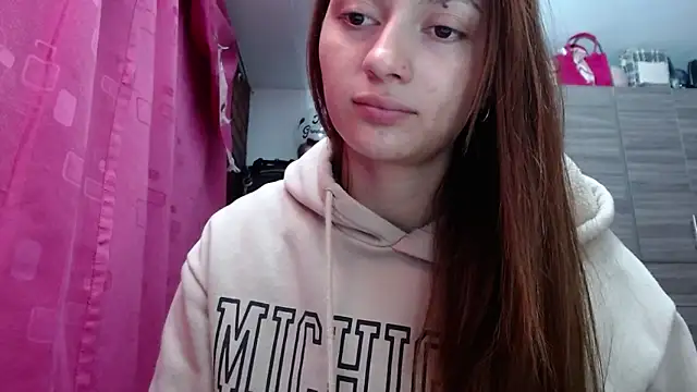 Snapshot of holy_juli chatting on 3, 3, 2026 holy juli online show from 3, 3, 2026