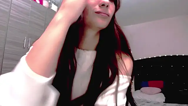 Snapshot of holy_juli chatting on 9, 2, 2026 holy juli online show from 9, 2, 2026