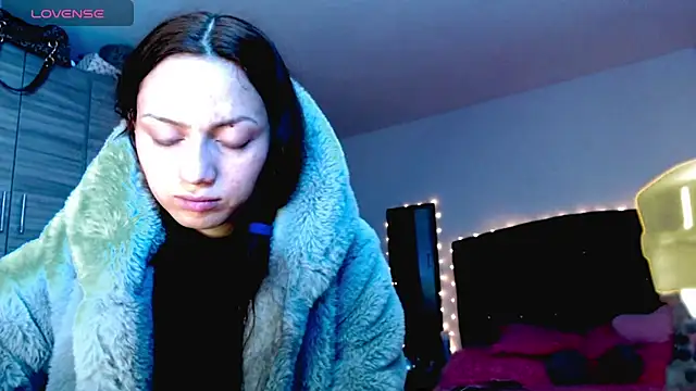 holy juli online show from 19, 12, 2025