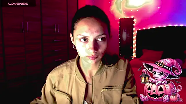 holy juli online show from 24, 10, 2025