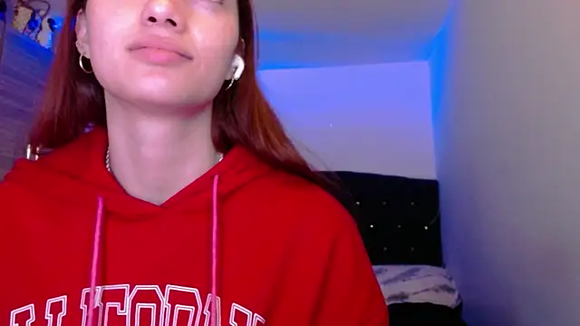 holy juli online show from 2, 6, 2026