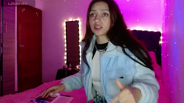 holy juli online show from 9, 3, 2025