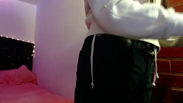 holy juli online show from 23, 3, 2026