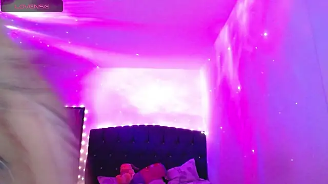 holy juli online show from 6, 10, 2025