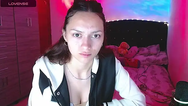 holy juli online show from 25, 9, 2025