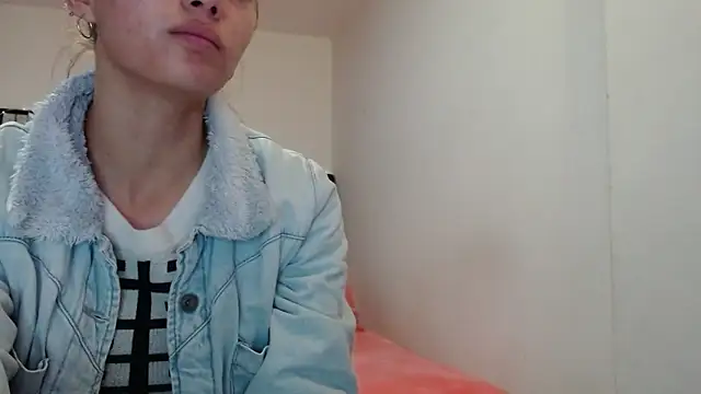 holy juli online show from 3, 4, 2026