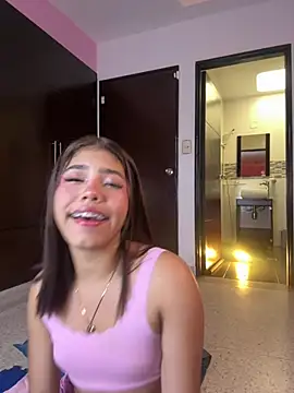 KellyOlsenbe online show from 23, 3, 2026