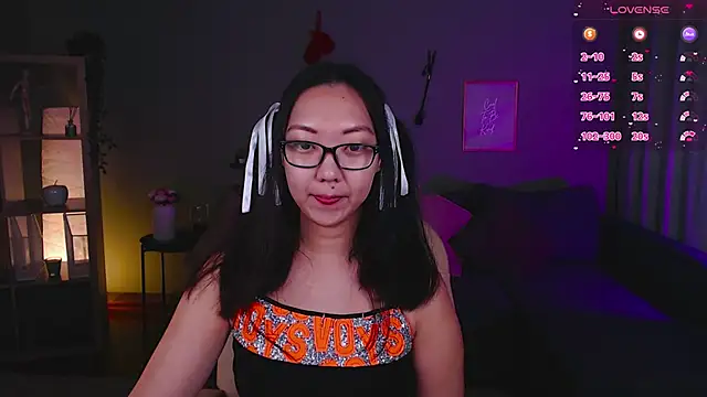 Snapshot of Marine_Vact chatting on 8, 10, 2025 Marine Vact online show from 8, 10, 2025