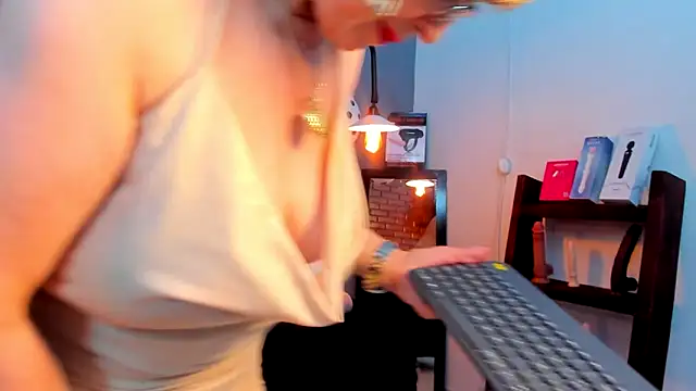 Snapshot of Samantha_mature56 chatting on 28, 6, 2026 Samantha mature56 online show from 28, 6, 2026