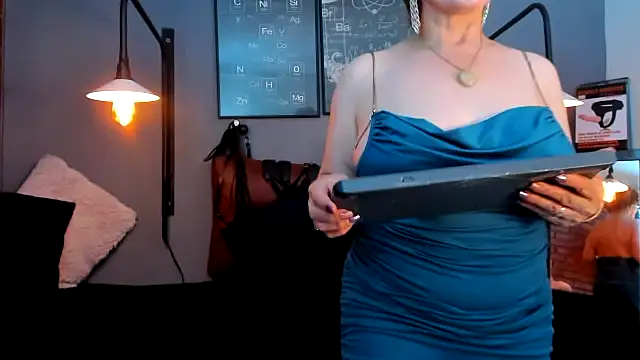 Samantha mature56 online show from 13, 5, 2026