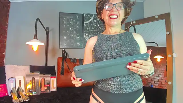 Samantha mature56 online show from 19, 2, 2026