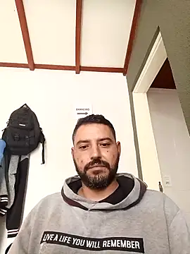 Snapshot of P4uzud4O chatting on 11, 2, 2026 P4uzud4O online show from 11, 2, 2026