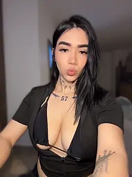Nickiiiii online show from 18, 6, 2026