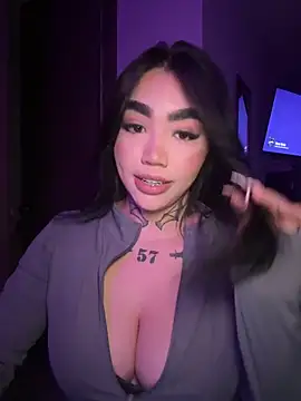 Nickiiiii online show from 1, 4, 2026