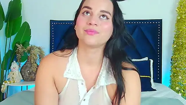 Snapshot of CuddleBugXO chatting on 19, 12, 2024 CuddleBugXO online show from 19, 12, 2024