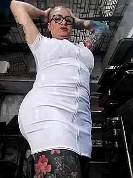 EMILY ROUSSE71 online show from 22, 9, 2025