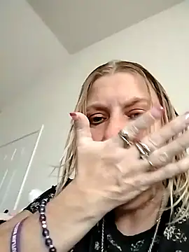 Playmate86 online show from 27, 2, 2025