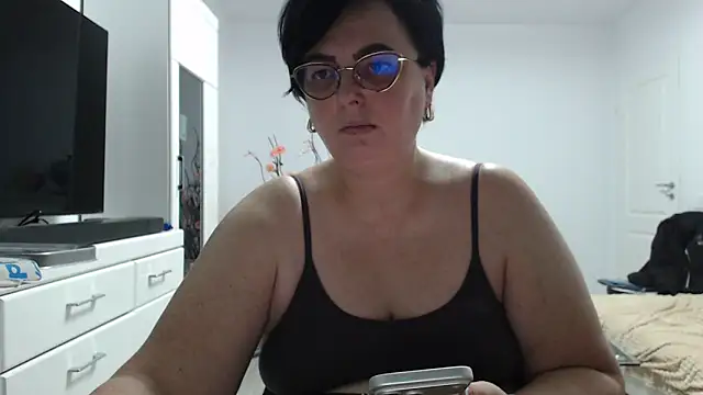 Amandamuller1982 online show from 5, 2, 2026