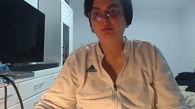 Amandamuller1982 online show from 5, 4, 2026