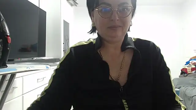 Amandamuller1982 online show from 11, 11, 2025