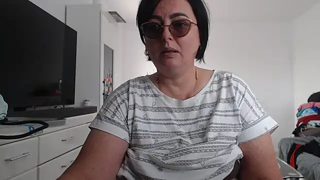 Amandamuller1982 online show from 5, 10, 2025