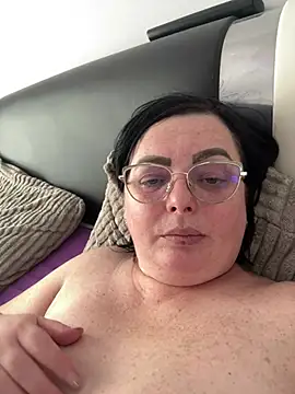 Amandamuller1982 online show from 12, 3, 2025