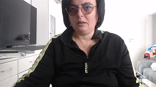 Amandamuller1982 online show from 12, 11, 2025