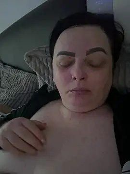 Amandamuller1982 online show from 12, 3, 2025