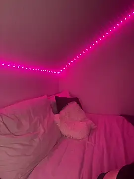 AdelinaAlia online show from 17, 12, 2025