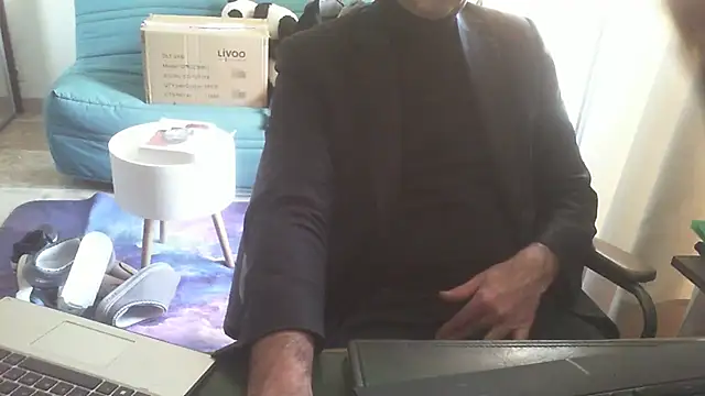 shyfrenchcock1 online show from 6, 1, 2026