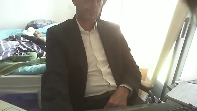shyfrenchcock1 online show from 26, 5, 2026