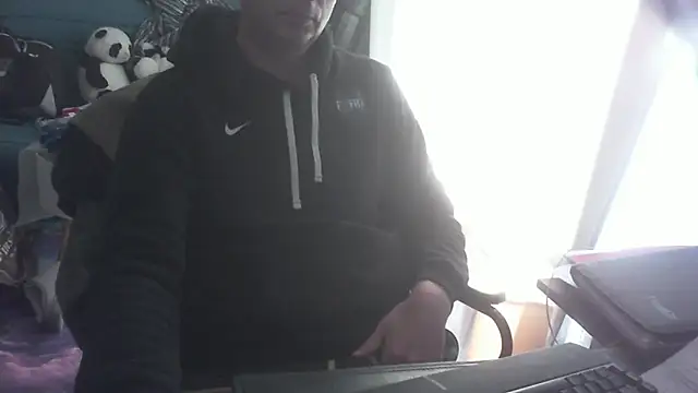 shyfrenchcock1 online show from 7, 4, 2026