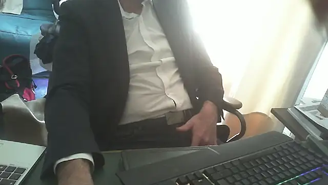 shyfrenchcock1 online show from 17, 4, 2026