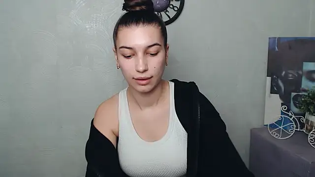 KarolinaRosse  online show from 12, 3, 2025