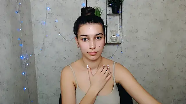 KarolinaRosse  online show from 1, 3, 2025