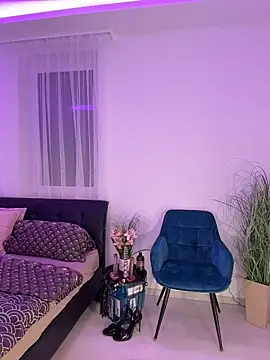 ZoeeZolton online show from 18, 6, 2026