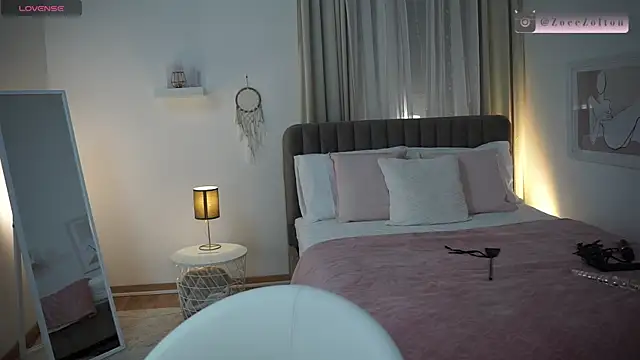 ZoeeZolton online show from 21, 3, 2025