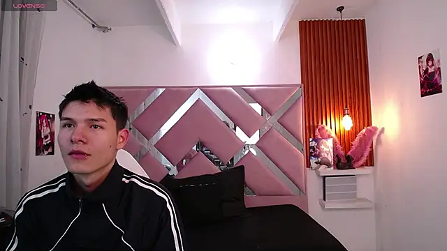 Snapshot of Zafiro_Chizuy chatting on 12, 12, 2024 Zafiro Chizuy online show from 12, 12, 2024